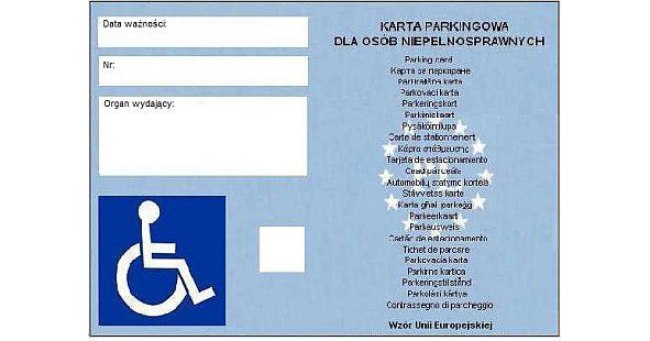 Kierując samochodem osobowym podczas przewożenia osoby niepełnosprawnej legitymującej się kartą parkingową powinieneś: